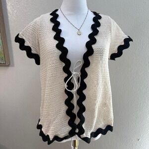 Crochet Knit Cardigan Top – Cream w/ Black Wavy Trim - Size‎ S/M